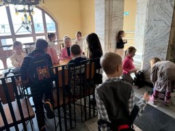 Klasy 1b i 1c w teatrze